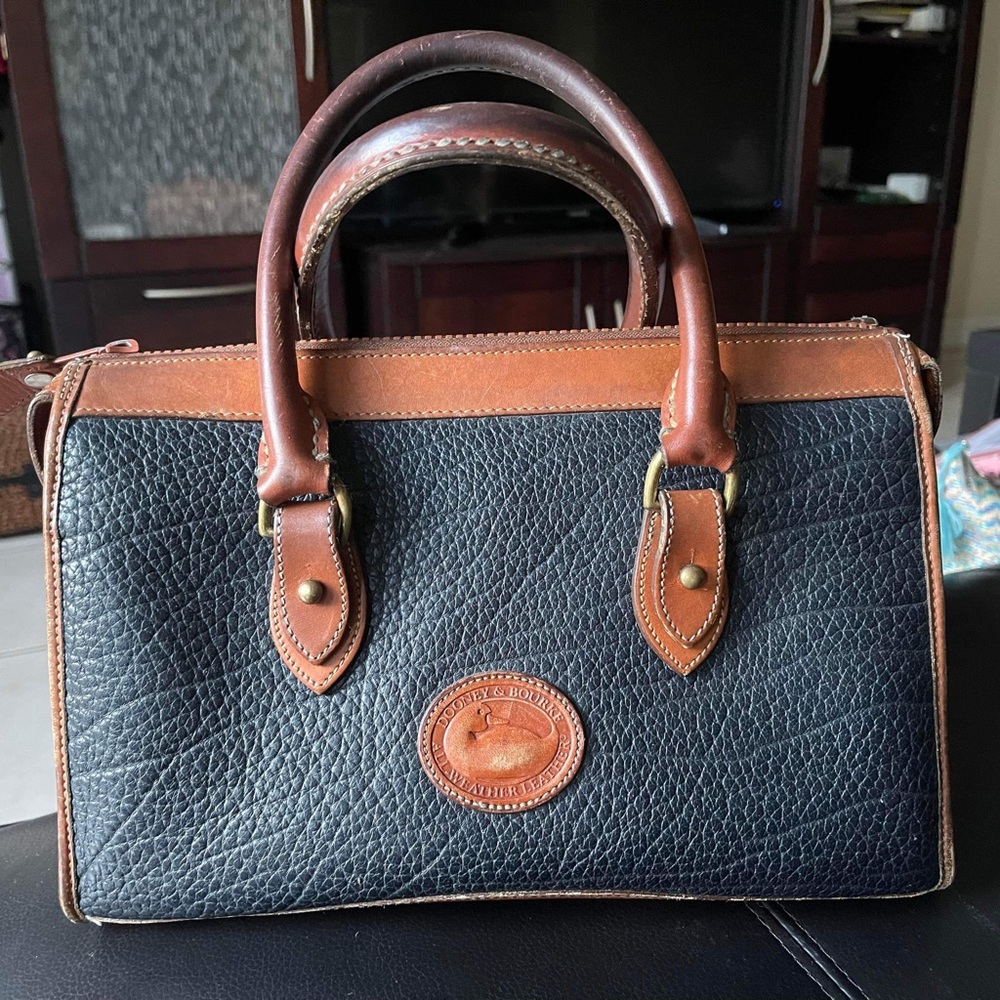 ❤️LOW START❤️ EUC Vintage Leather Dooney & Bourke Cognac & Navy Handbag